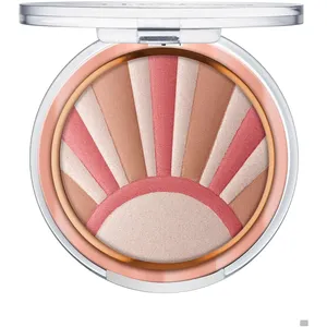 Essence Kissed By The Light Illuminating Powder - Sun Kissed Bronzer Blush Highlighter 3-in-1