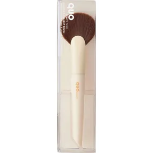Quo Beauty Blush & Highlight Brush - Eco-Friendly, Cruelty-Free, Soft Fan-Shaped for Flawless Application