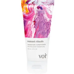 Signature Conditioner with Hydrating Botanicals for Smooth Frizz and Enhanced Shine