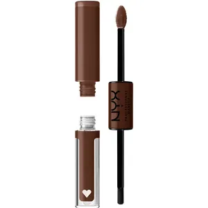 </strong> Apply the high-pigment base coat to bare lips and wait 90 seconds for it to dry.</td>  
</tr>  
<tr>  
<td><strong>