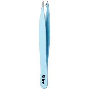 </strong> Define the Start of Eyebrows</td>  
<td>Draw a vertical imaginary line against the nose and remove unwanted hairs above this line.</td>  
</tr>  
<tr>  
<td><strong>