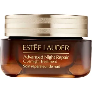 </strong> Rub fingers together to warm the Treatment.</li>
        <li><strong>